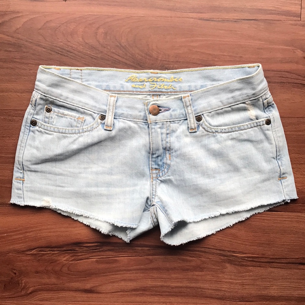 Abercrombie and Fitch Distressed Light Wash Jean Shorts, Size 00